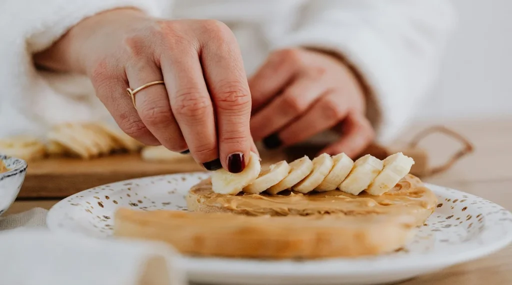healthy bites with apple slices and peanut butter for a late-morning snack