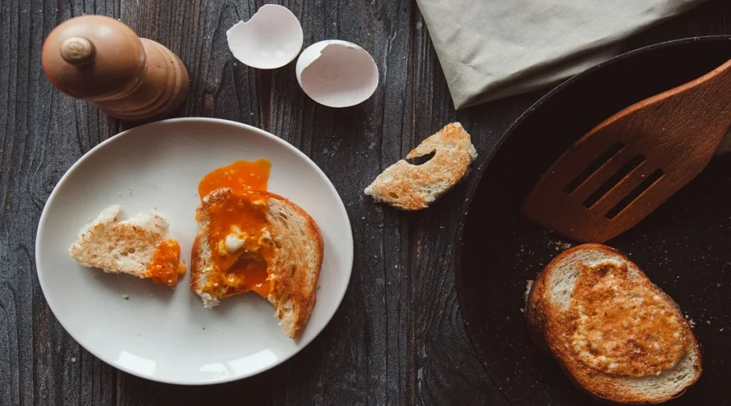 smart cooking habits with a simple backup dinner of eggs on toast and fruit