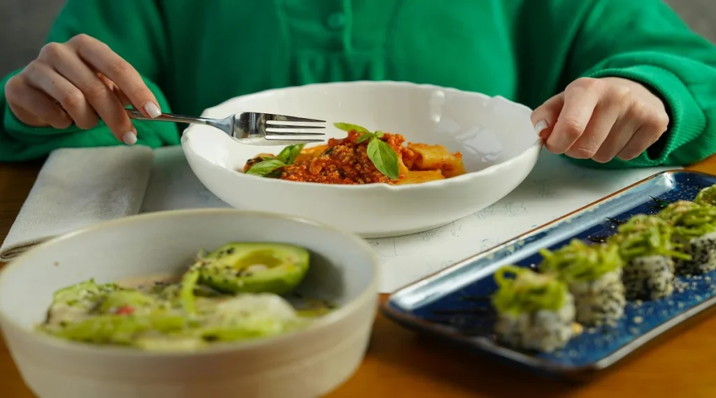 better eating habits with a flavorful balanced dinner bowl