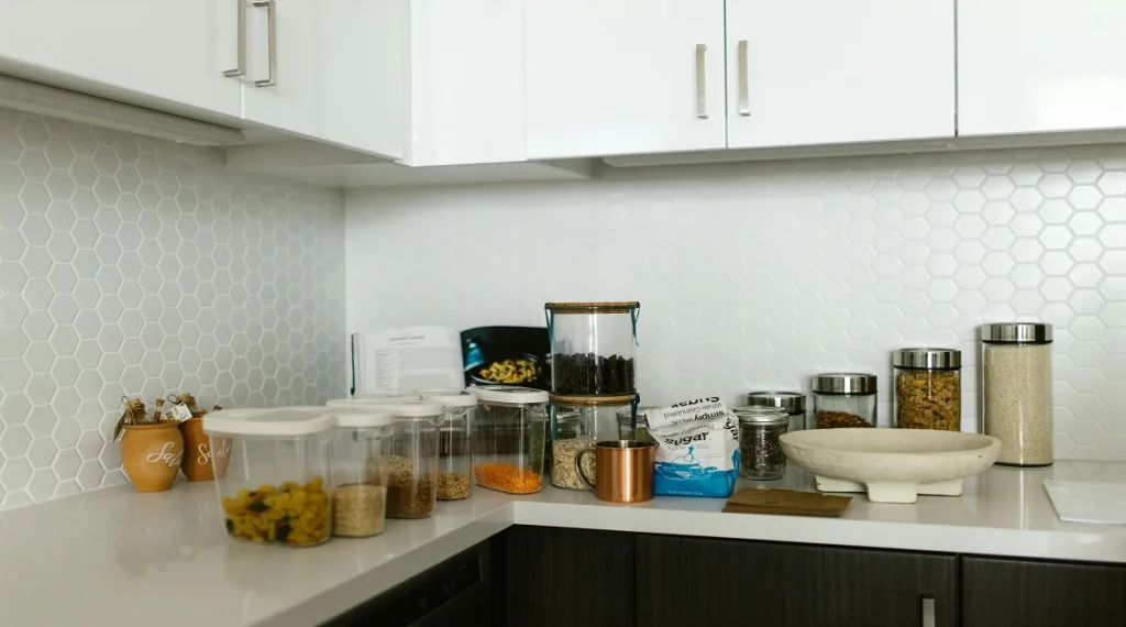 eat smart habits with a pantry organized to reduce random snacking