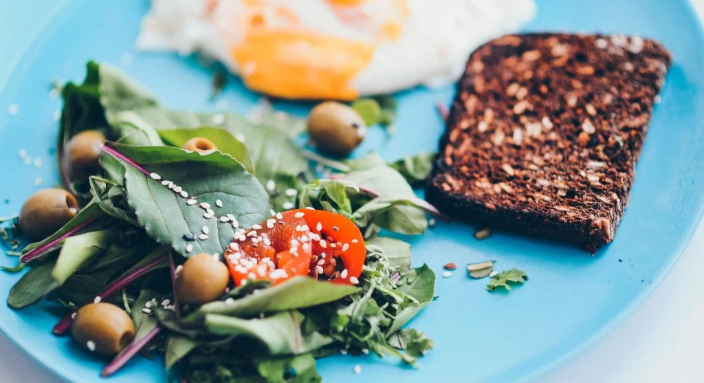 Why Simple Lunch Plates Often Work Better When One Filling Food Keeps the Whole Meal From Feeling Scattered11