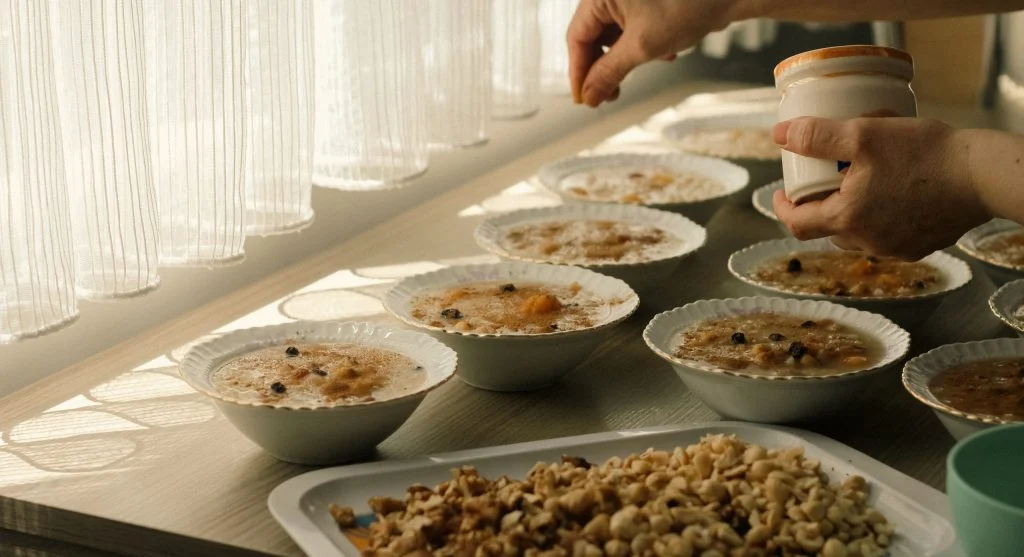 One easy breakfast like oats and fruit can make grocery planning feel much more useful through the week