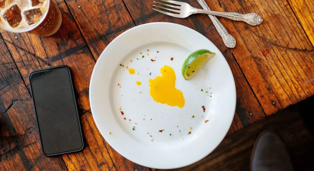 Why Some Easy Dinners Feel Less Filling Than Expected Even When the Plate Looks Completely Reasonable
