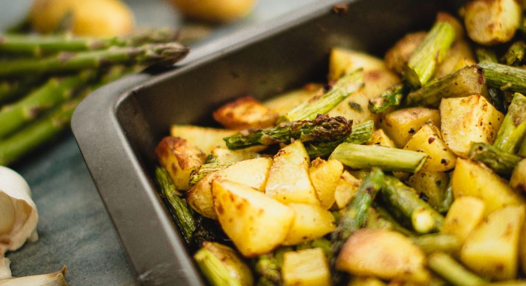 Why Weeknight Meals Often Feel Easier When One Backup Side Quietly Fixes What Dinner Is Missing