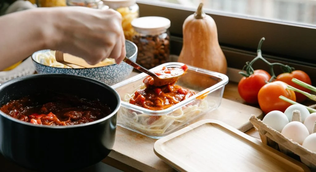 Why Quick Dinners Often Work Better When One Repeat Sauce Keeps the Whole Week From Feeling Like New Cooking Every Night