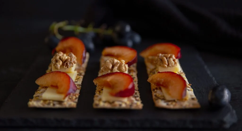 cheese, grapes, whole grain crackers